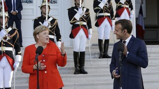 Macron a Merkelová sa v migrácii zhodujú, chcú užšiu spoluprácu