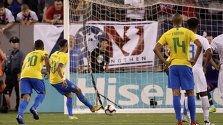 Futbalisti Brazílie doma remizovali s Kolumbiou. Argentína proti Uruguaju nezaváhala