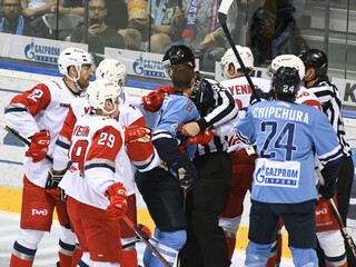 Zlú sériu neprelomili ani doma. Slovan podľahol Lokomotivu