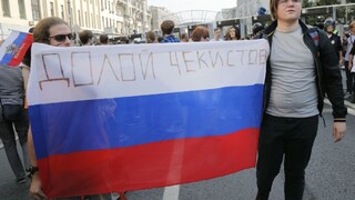 Rusi opäť protestovali, v putách skončili stovky demonštrantov