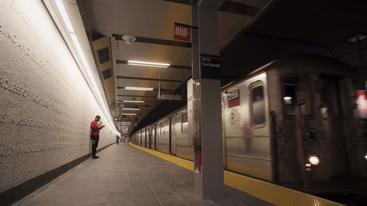 Otvorili stanicu metra, ktorú zasypalo pri útoku na Dvojičky