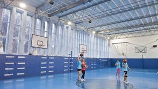 Rezort školstva rozdelil milióny, podporí renováciu telocviční