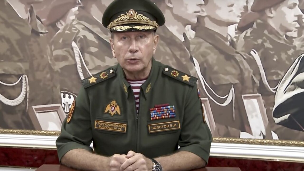 Putinov strážca vyzval Navaľného na duel, spraví z neho steak