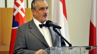 Schwarzenberga odviezli do nemocnice, spadol v rokovacej sále