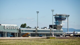 Letiská v Bratislave a vo Viedni by mohol spojiť vlak