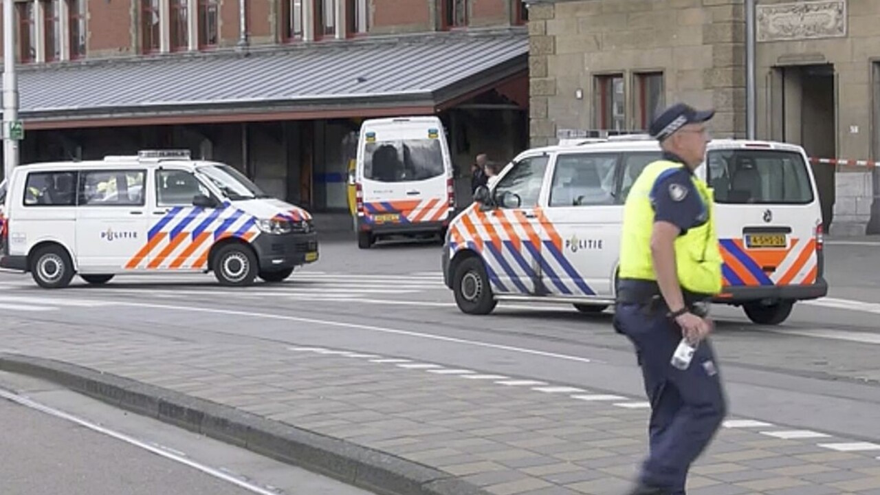 V škole mal pištoľ a sekeru. Streľbou sa chcel pomstiť spolužiakovi