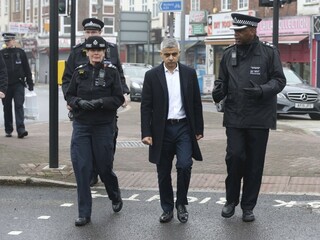 Khan chce referendum o brexite, vláda sa mu zdá byť nepripravená