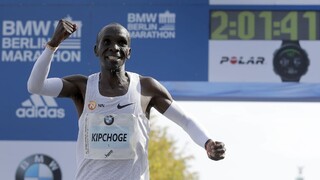 Kipchoge sa na maratóne v Berlíne postaral o nový svetový rekord