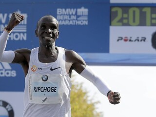 Kipchoge sa na maratóne v Berlíne postaral o nový svetový rekord