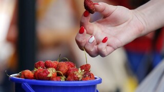 Do jahôd niekto umiestňuje ihly. Zvrátené, reagujú úrady