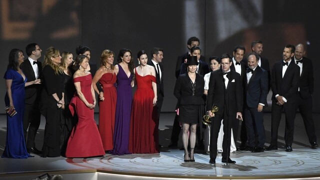 Rozdali ceny Emmy: úspech seriálu Hry o tróny zatienil sitcom