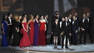 Rozdali ceny Emmy: úspech seriálu Hry o tróny zatienil sitcom