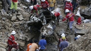 Živly za sebou zanechali pohromu, ľudia sa pustili do upratovania