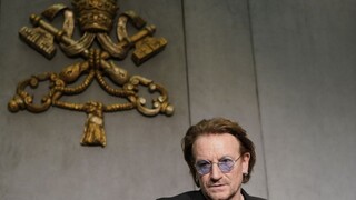 Pápež je úprimne zdesený, tvrdí Bono po stretnutí s Františkom
