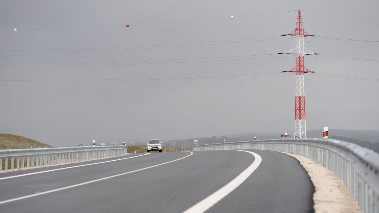 R2 rýchlostná cesta Ruskovce Pravotice 1140px (SITA/Tomáš Somr)