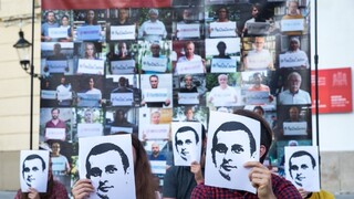 Sencov si sťažuje na informačné vákuum, hladovku držať neprestal