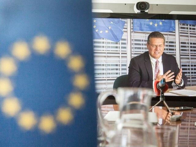 Európska únia odsúdila inváziu Ruska. Prinieslo späť vojnový konflikt po dlhých desaťročiach, tvrdí Šefčovič