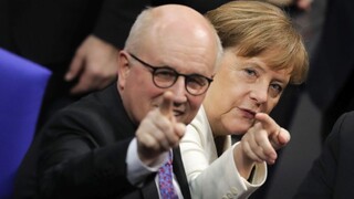 Veľká porážka Merkelovej, jej človek skončil v čele frakcie