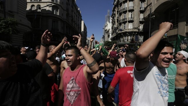 Zatvorené školy i zrušené lety. Argentínu ochromil generálny štrajk