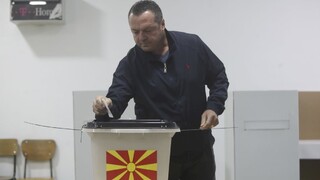 Macedónci hlasujú v referende, názov krajiny sa nespomína