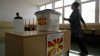 Macedónci hlasovali v referende, odporcovia oslavujú nízku účasť