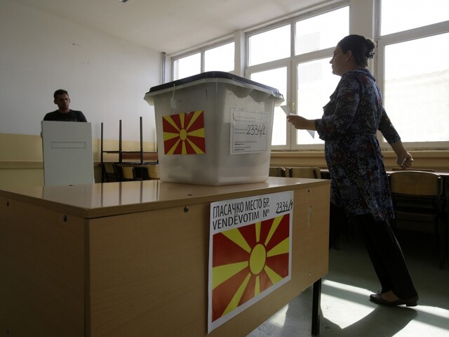 Macedónci hlasovali v referende, odporcovia oslavujú nízku účasť