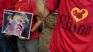 Musíme počkať. Na rokovania s Čínou je priskoro, vyhlásil Trump