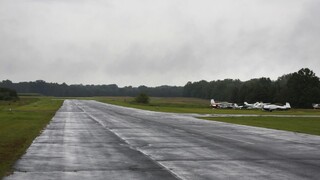 Video zachytilo, ako sa na letisku zrazili lietadlá. Hlásia zranených