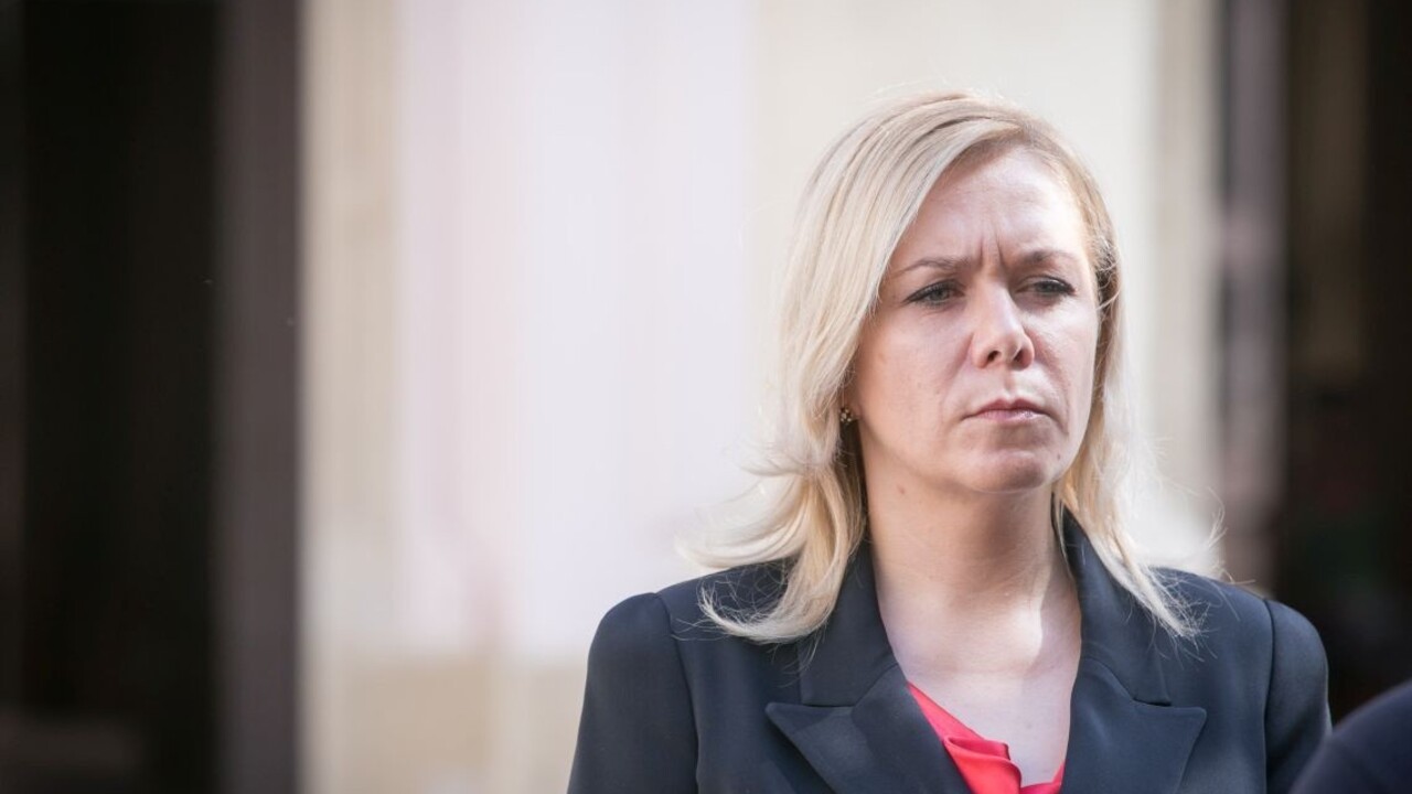 Odvolajte ministerku, vyzýva opozícia. Snaha zaujať, reaguje Saková
