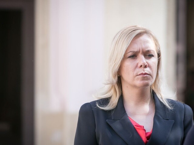Odvolajte ministerku, vyzýva opozícia. Snaha zaujať, reaguje Saková
