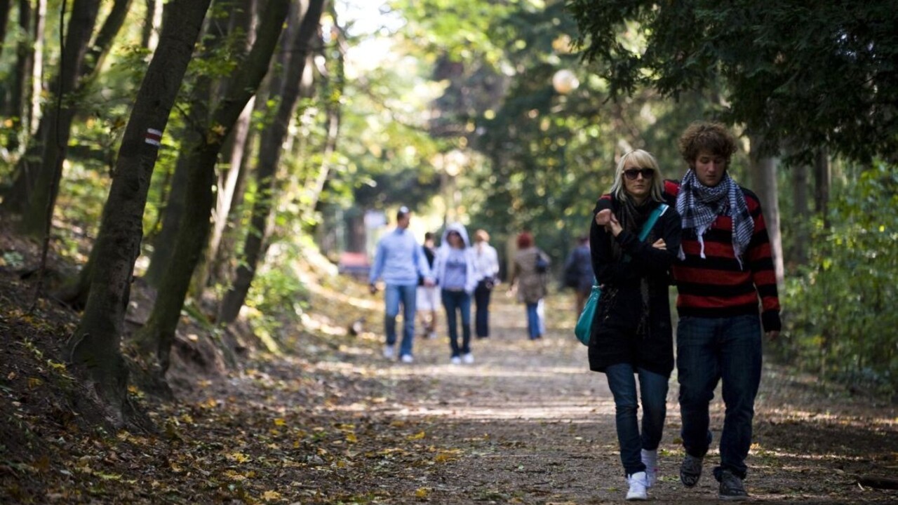 Premenlivé počasie sa končí, na Slovensko prichádza babie leto