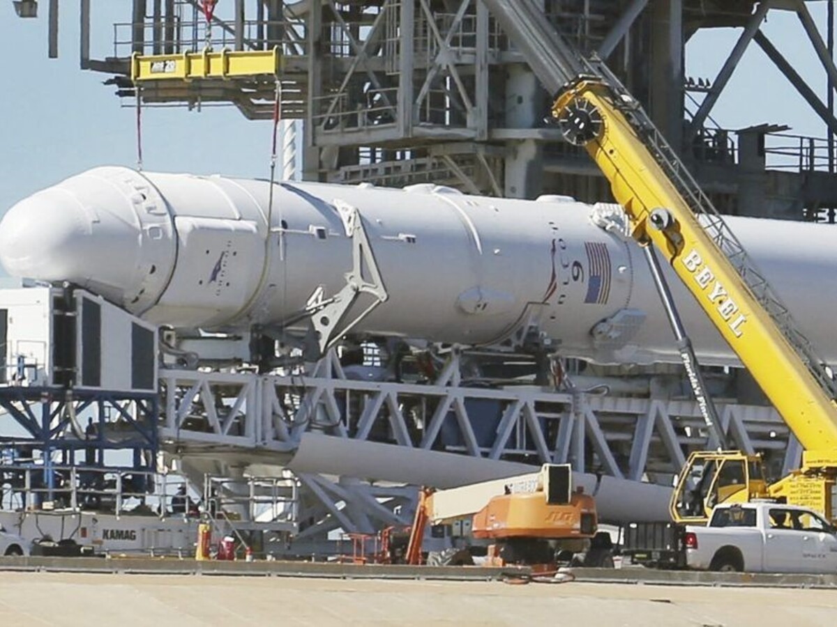 Dragon-2 čaká prvá cesta do vesmíru, s posádkou poletí budúci rok