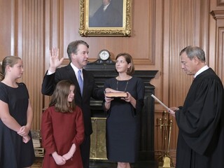 Dočkal sa. Trumpov nominant Kavanaugh sa stal sudcom