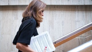 Na vyššie platy máme, reaguje Kalavská. Za číslami si stojí