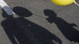 Oslobodili gynekológa, ktorý pred polstoročím ukradol bábätko