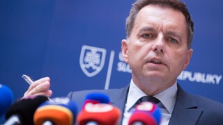 Schválili návrh rozpočtu, deficit má klesnúť tesne k nule