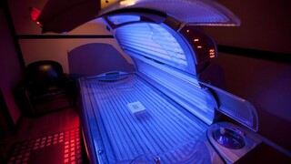 Zatvorte všetky solária v krajine, žiadajú francúzsku vládu