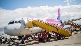 Priplatíte si v ďalších aerolinkách, podmienky mení i Wizz Air