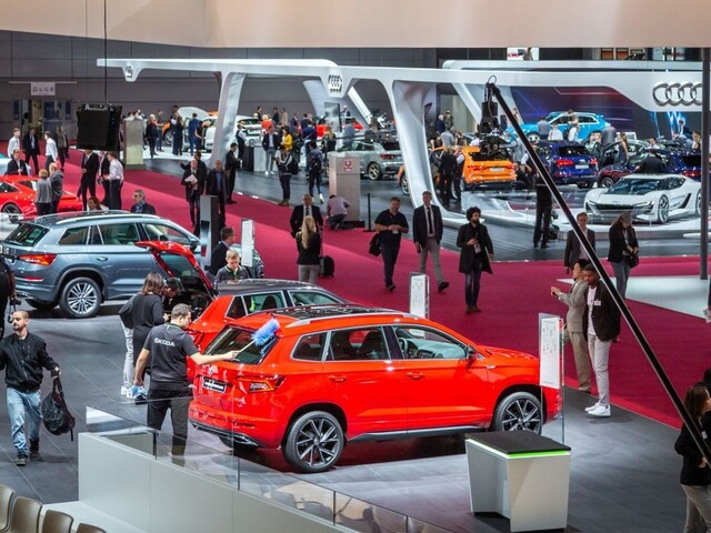 Na autosalóne v Paríži zažiarili nemecké a ázijské značky
