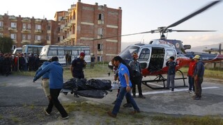 Telá mŕtvych horolezcov odviezli, zahynuli v Himalájach