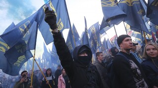 Nacionalisti a pravicoví radikáli opäť pochodovali Kyjevom