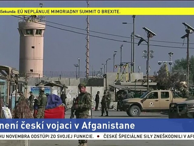Atentátnici útočili autom plným výbušnín, zranili českých vojakov