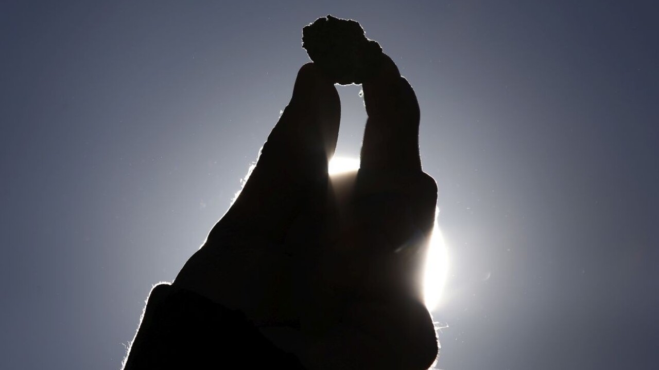 Zarobili by milióny eur. Zadržali auto s tonami marihuany