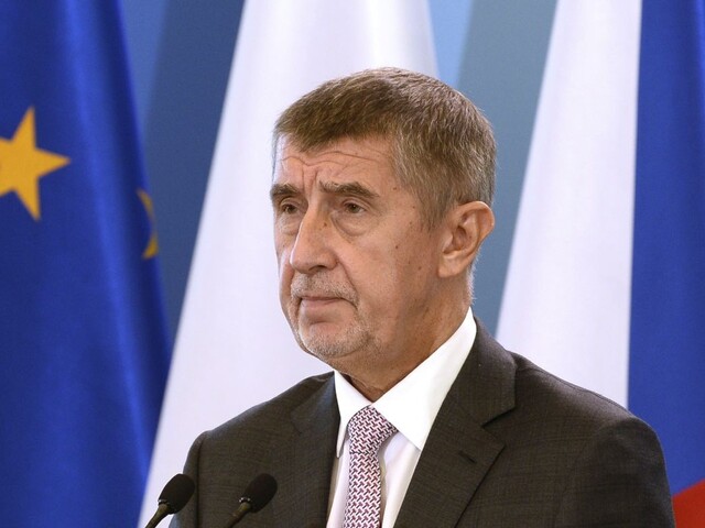 Sťažujte sa u Mečiara a Klausa, odkázal Babiš neprajníkom