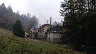 Zámok Kunerad zachvátili plamene, požiar vraj založili úmyselne