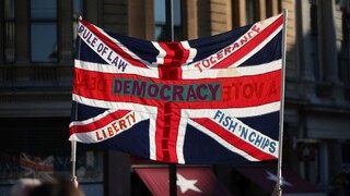 Do ulíc Londýna vyšli státisíce, žiadali referendum o brexite