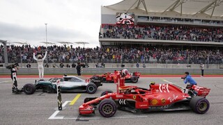 F1: Hamilton získal pole position, piaty titul má na dosah