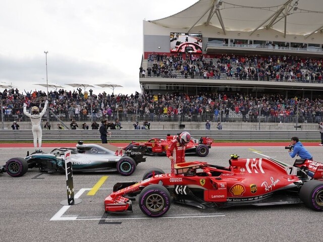 F1: Hamilton získal pole position, piaty titul má na dosah