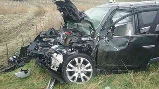 Hromadná zrážka pri Bratislave, kamión skončil v poli