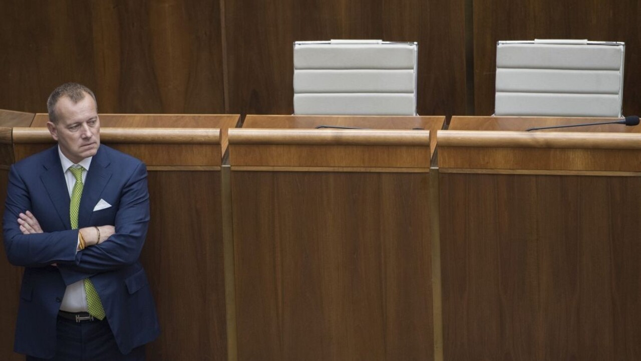 Kollár je podľa Hlinu vydierateľný. Nikoho nezaujíma, reaguje šéf Sme rodina